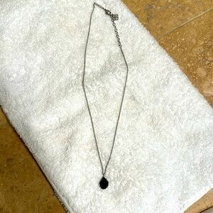Kendra Scott necklace